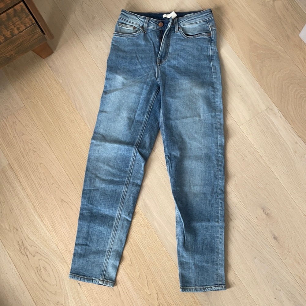 H&M Girlfriend jeans
